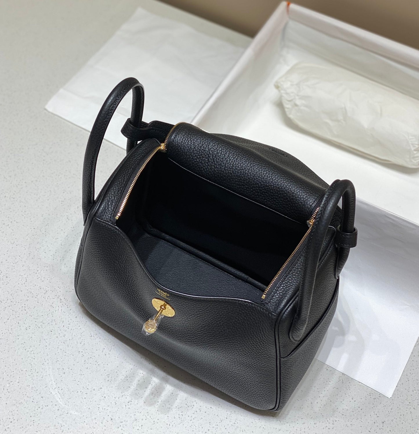 HM LINDY 26 BAG BLACK CALFSKIN