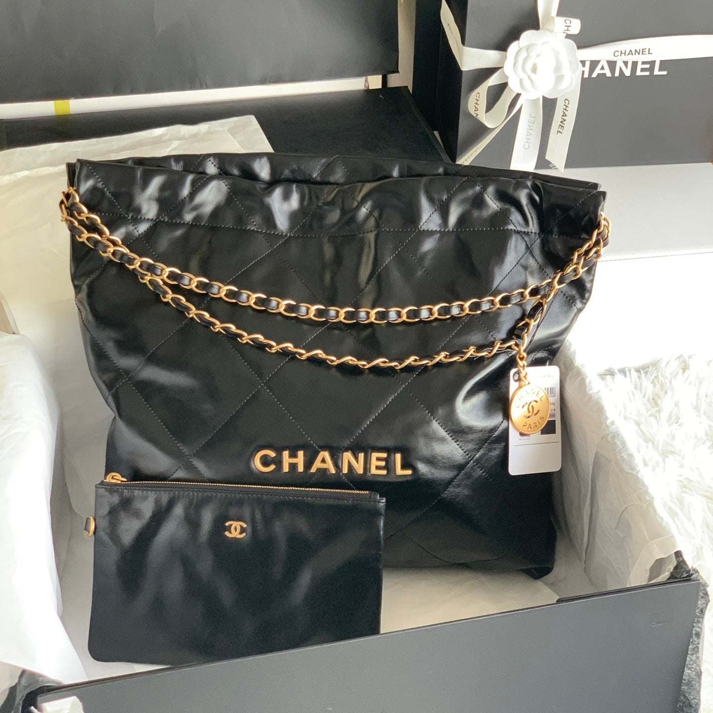 CC LARGE 42 BAG IN BLACK CALFSKIN GOLD HARDWARE