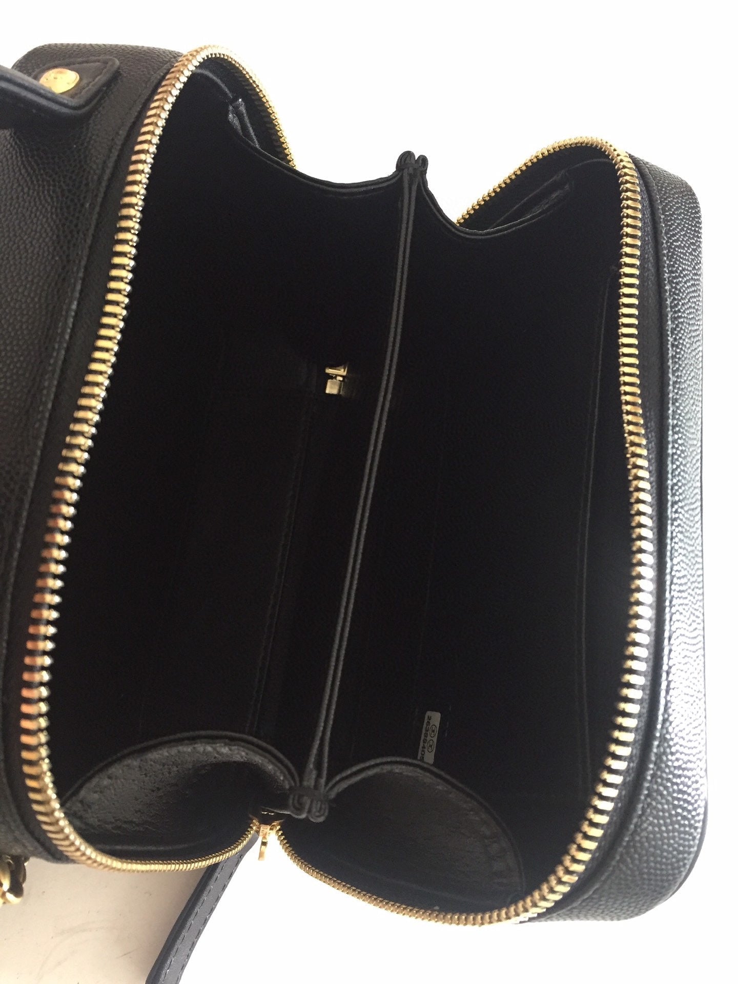 CC MINI 17 VANITY CASE IN BLACK CALFSKIN GOLD HARDWARE