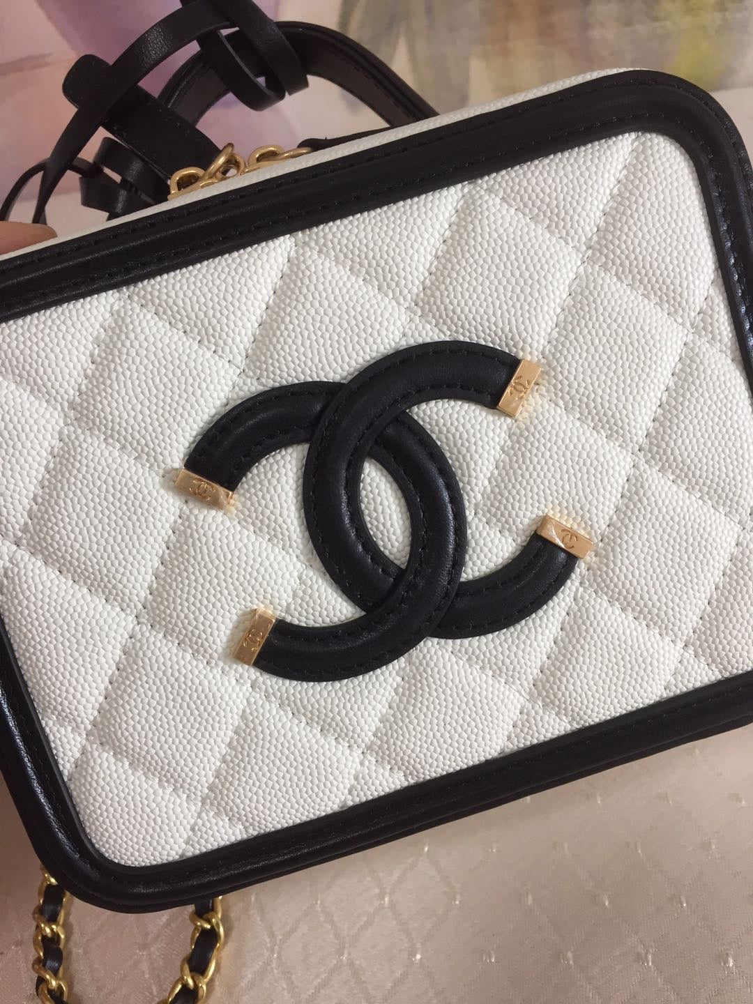 CC MINI 17 VANITY CASE IN BLACK MIX WHITE CALFSKIN GOLD HARDWARE