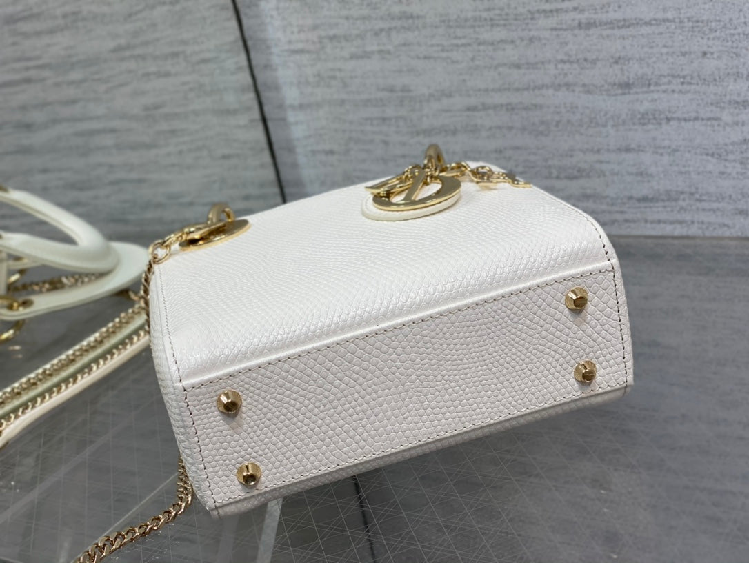 MINI LADY 17 BAG IN WHITE EMBOSSED LAMBSKIN WITH GOLDEN CLASP