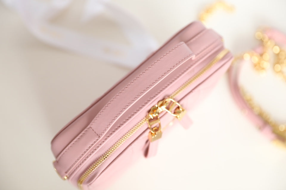 CARO BOX BAG 19 IN LIGHT PINK CALFSKIN