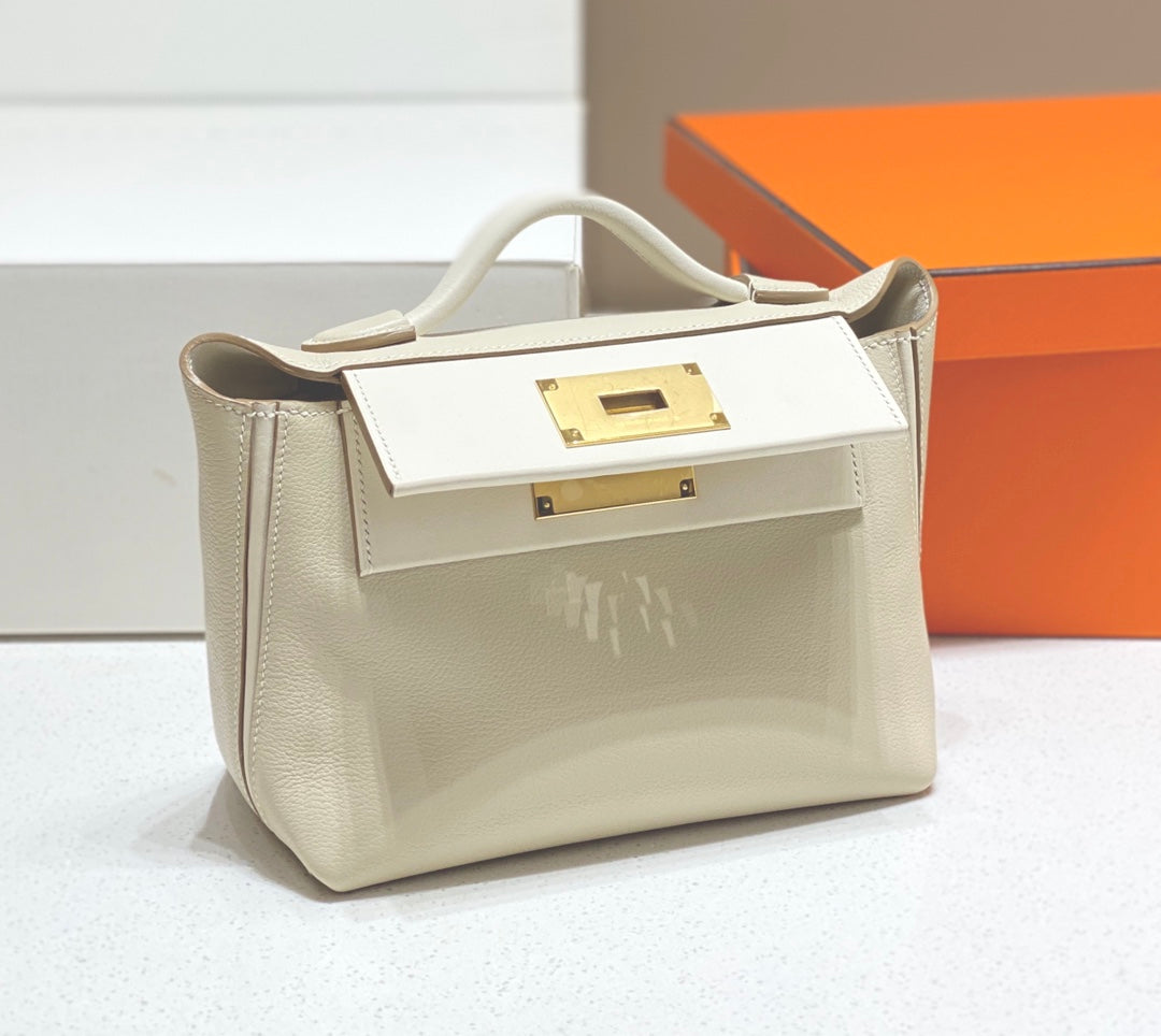 HM KELLY HANDBAG 21 WHITE CALFSKIN