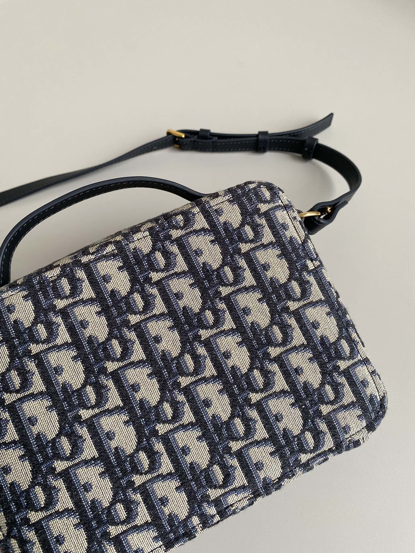 CARO 18 CAMERA BAG IN BLUE OBLIQUE JACQUARD