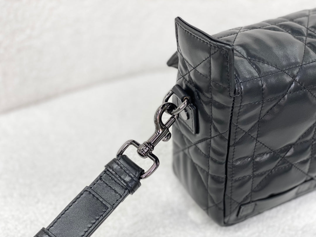 SMALL DIORCAMP BAG 23 IN BLACK CALFSKIN