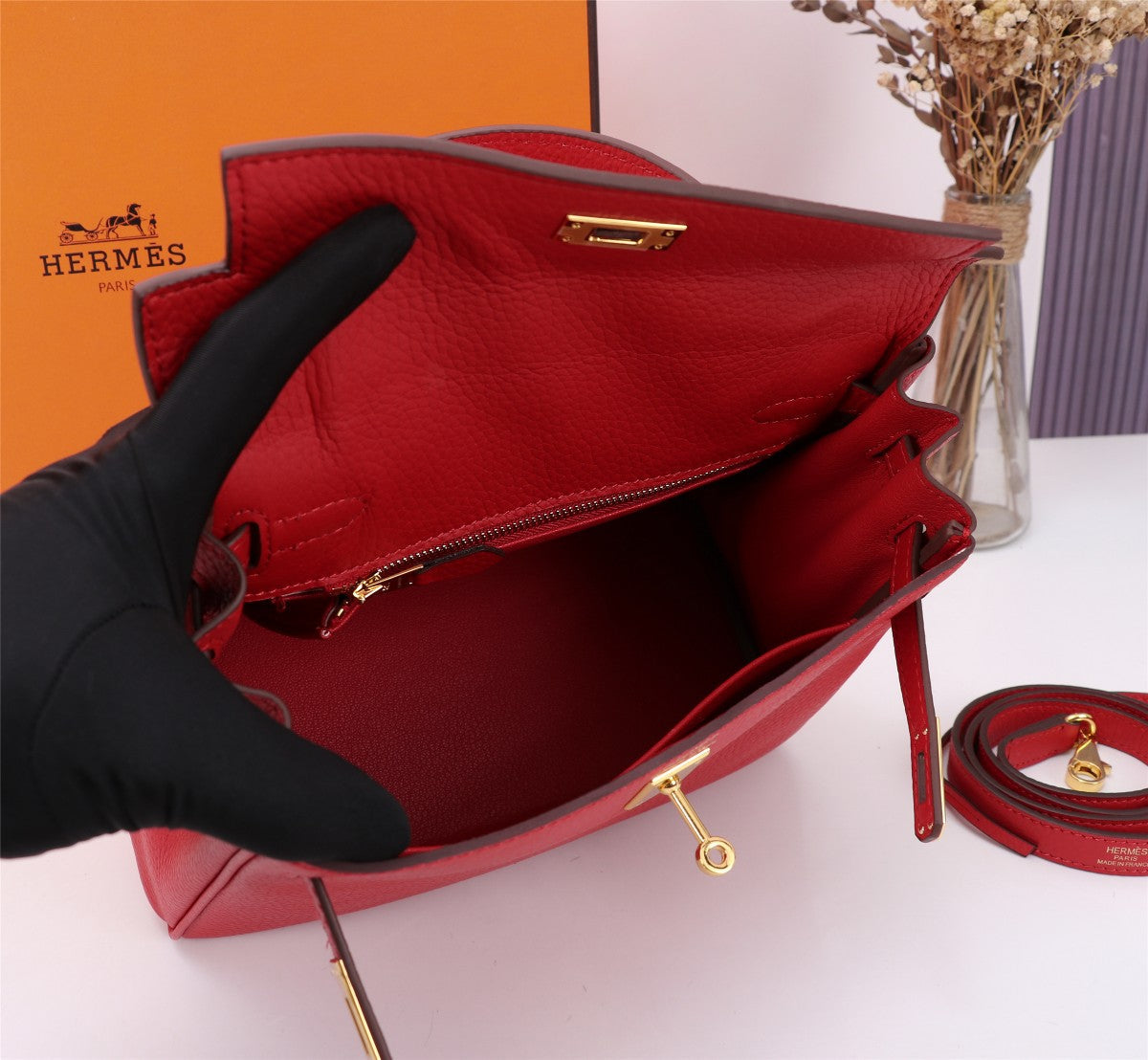 HM KELLY BAG 28 RED CALFSKIN GOLD HARDWARE