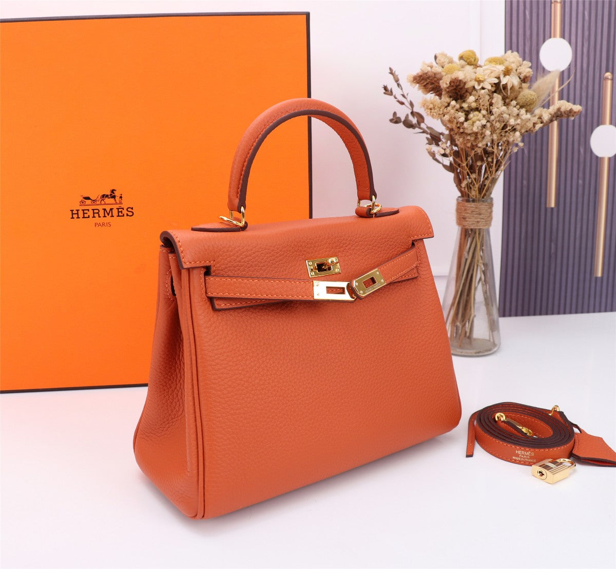 HM KELLY BAG 28 ORANGE CALFSKIN GOLD HARDWARE