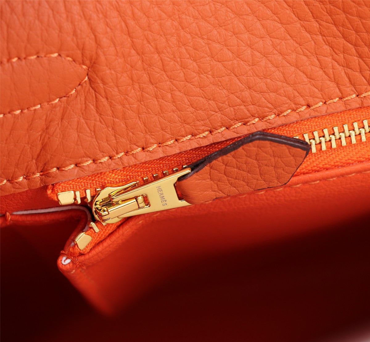 HM KELLY BAG 28 ORANGE CALFSKIN GOLD HARDWARE