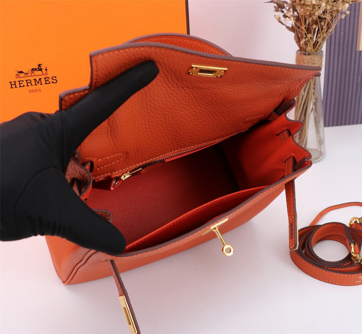 HM KELLY BAG 28 ORANGE CALFSKIN GOLD HARDWARE