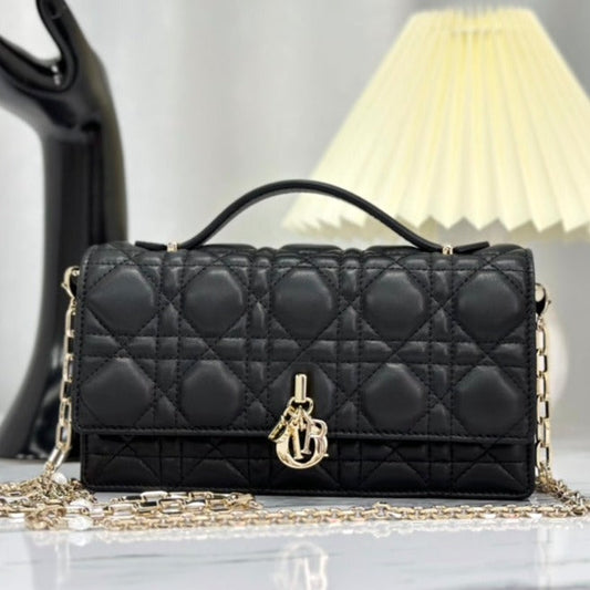 LADY CHAIN BAG 21 IN BLACK LAMBSKIN