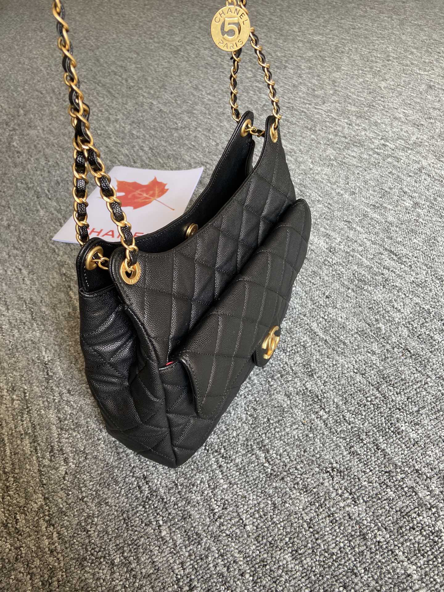 CC HOBO BAG 27 IN BLACK PEBBLED CALFSKIN