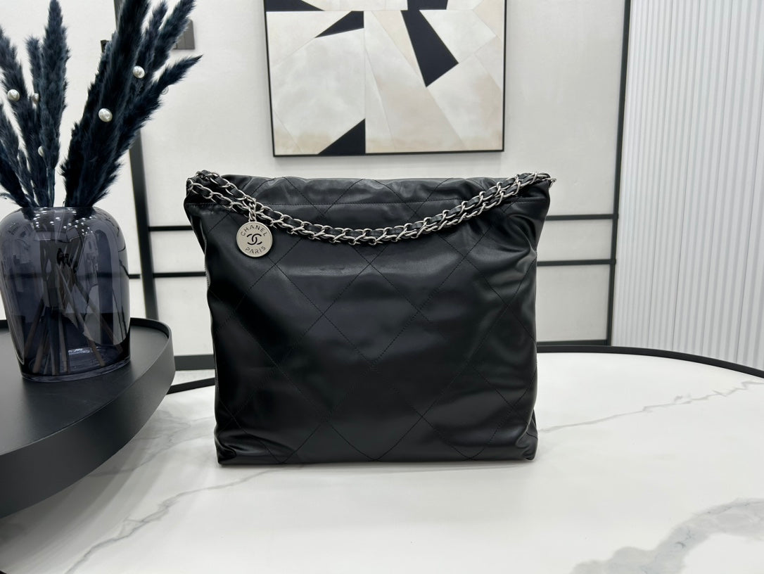 CC LARGE 42 HANDBAG IN BLACK CALFSKIN SILVER HARDWARE