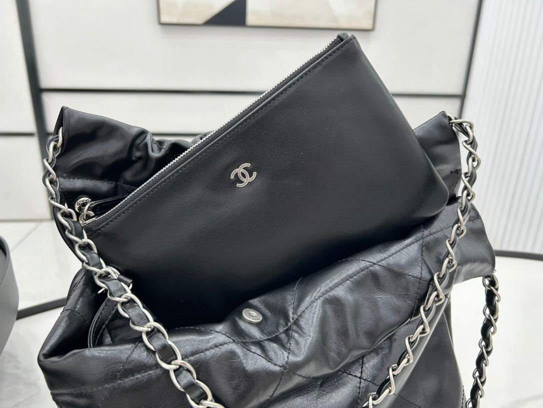 CC MEDIUM 37 HANDBAG IN BLACK CALFSKIN SILVER HARDWARE