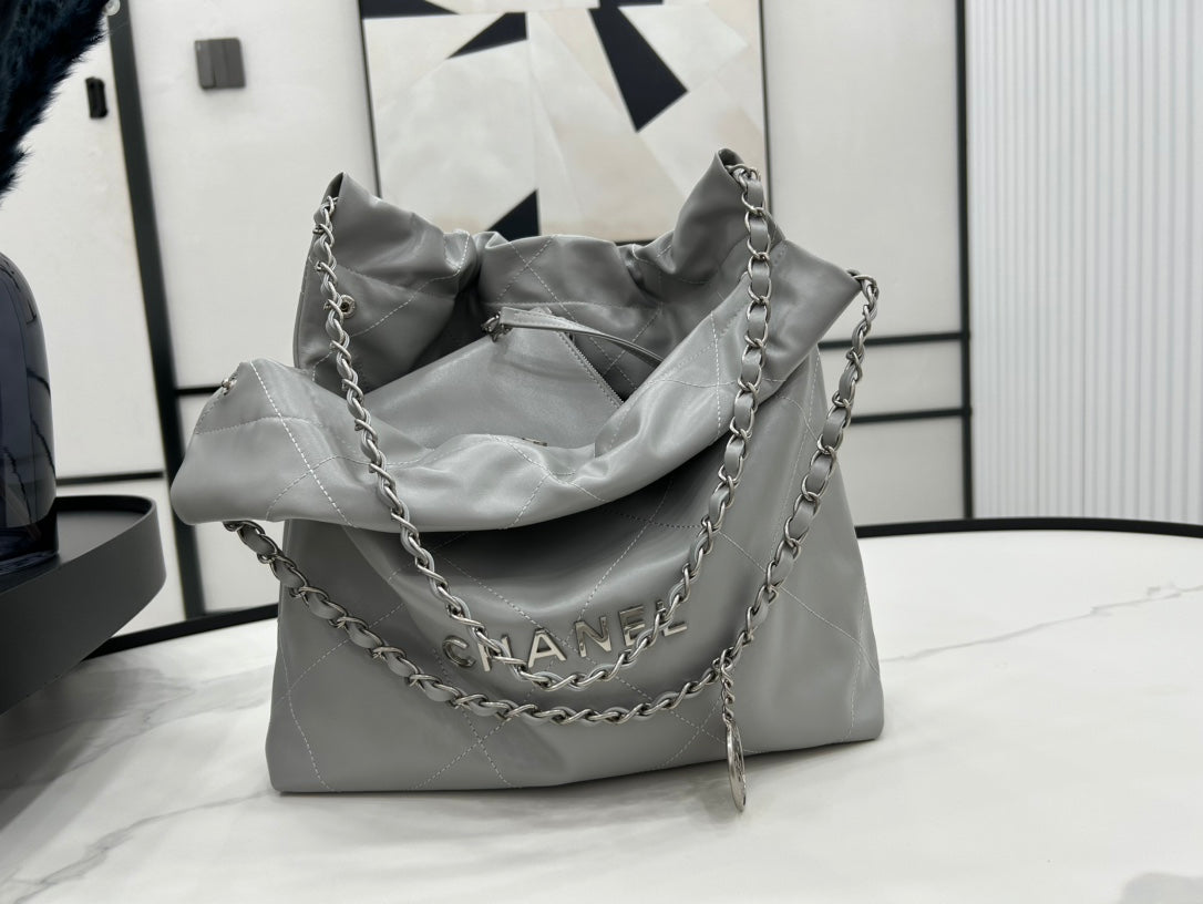 CC MEDIUM 37 HANDBAG IN GREY CALFSKIN SILVER HARDWARE