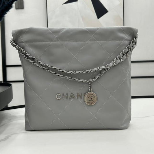 CC MEDIUM 37 HANDBAG IN GREY CALFSKIN SILVER HARDWARE