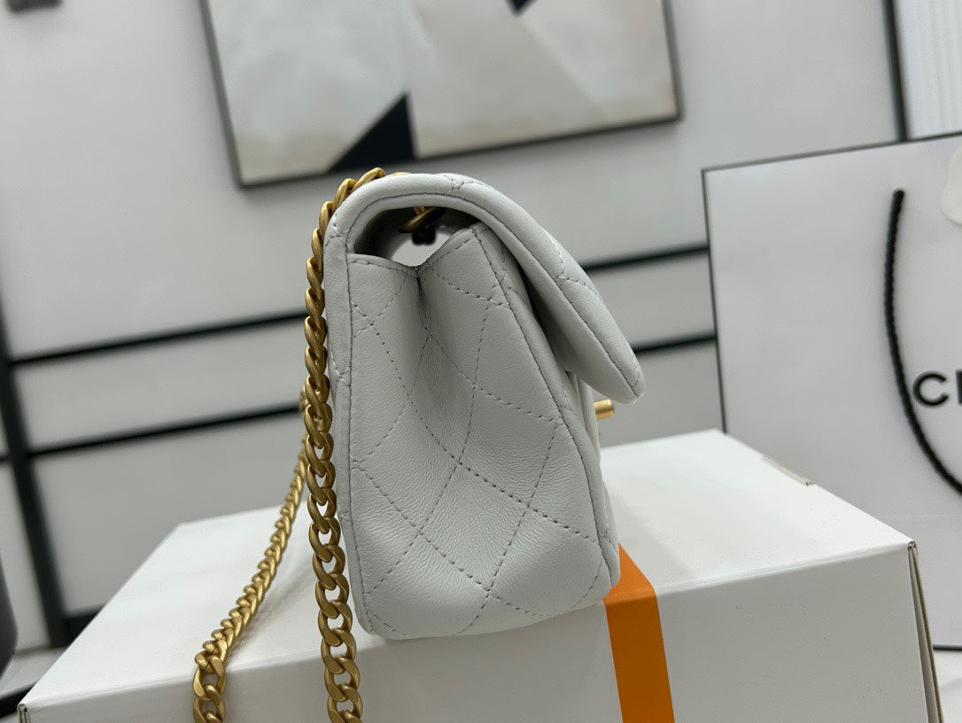 CC SMALL 20 FLAP BAG IN WHITE CALFSKIN WITH GOLD HARDWARE