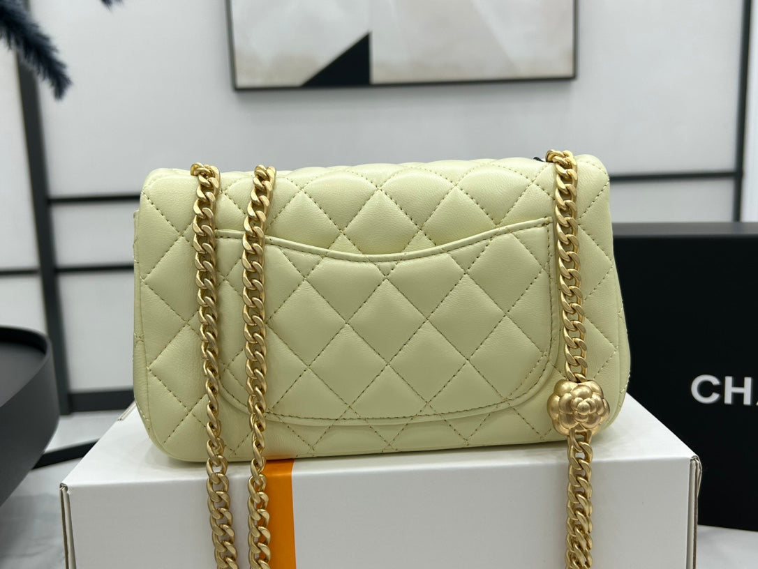 CC SMALL 20 FLAP BAG IN NEON YELLOW CALFSKIN GOLD HARDWARE