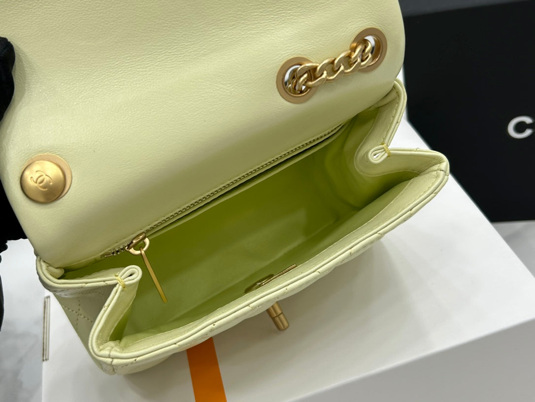 CC SMALL 17 FLAP BAG IN YELLOW NEON CALFSKIN GOLD HARDWARE