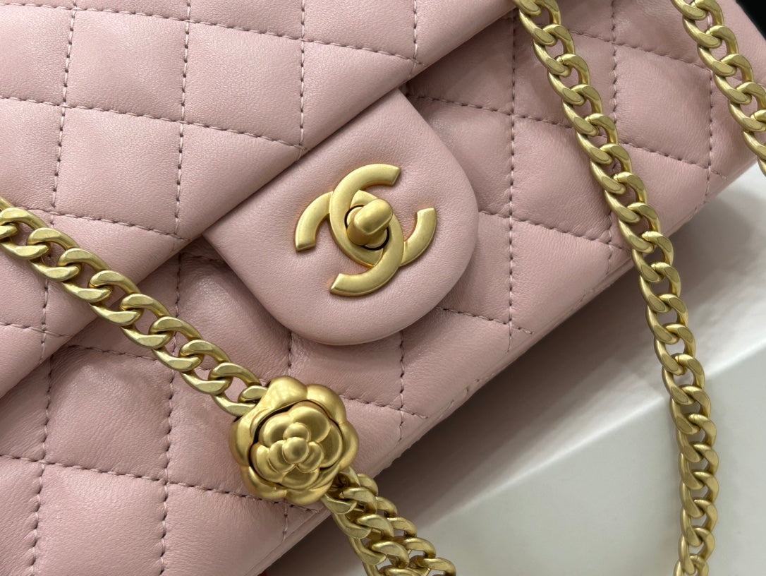 CC SMALL 23 FLAP BAG IN LIGHT PINK CALFSKIN GOLD HARDWARE