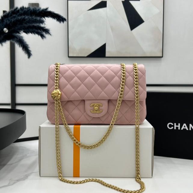 CC SMALL 23 FLAP BAG IN LIGHT PINK CALFSKIN GOLD HARDWARE