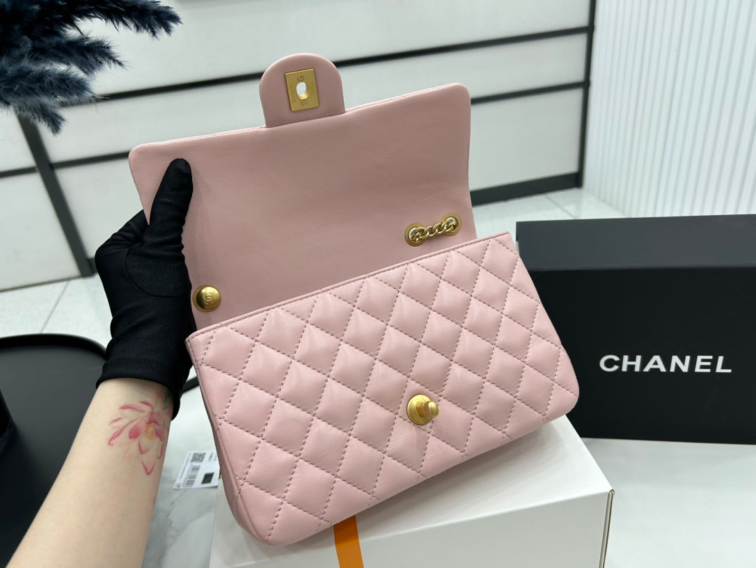 CC SMALL 23 FLAP BAG IN LIGHT PINK CALFSKIN GOLD HARDWARE