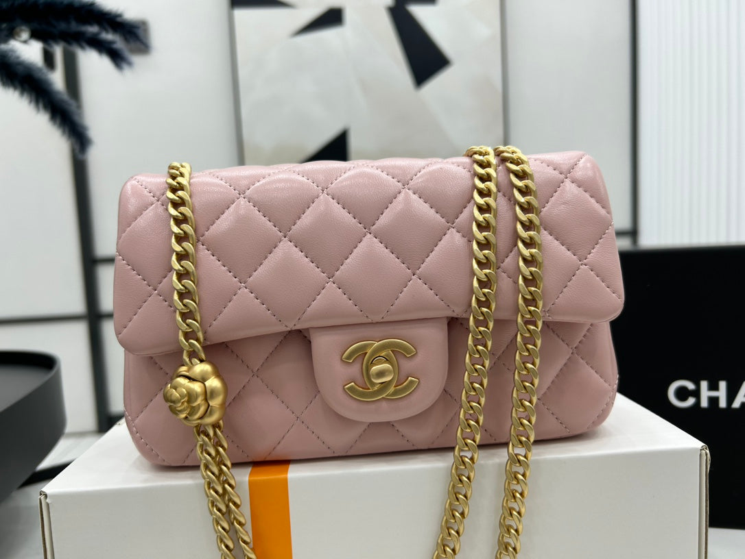 CC SMALL 20 FLAP BAG IN LIGHT PINK CALFSKIN GOLD HARDWARE