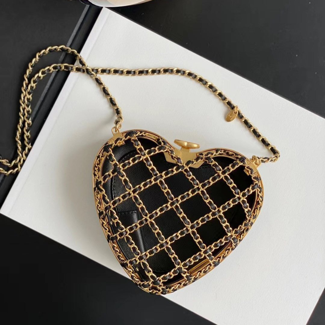 CC 14 HEART MINAUDIÈRE BAG IN BLACK CALFSKIN AND GOLD-TONE HARDWARE