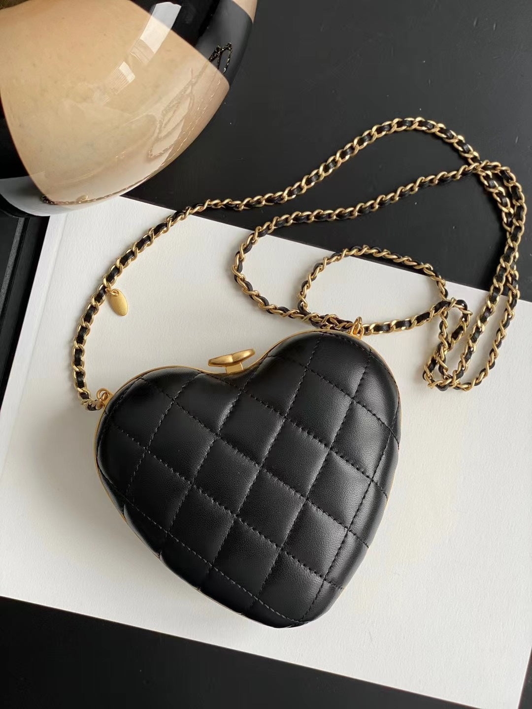 CC 14 HEART MINAUDIÈRE BAG IN BLACK CALFSKIN AND GOLD-TONE HARDWARE