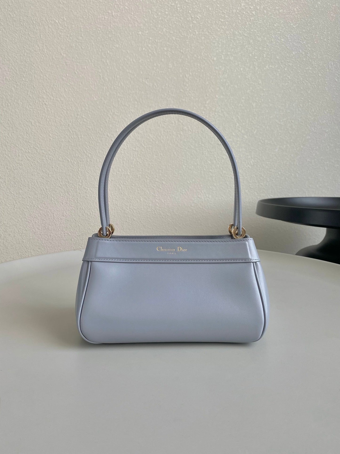 MEDIUM 22 KEY HANDBAG IN SKY BLUE CALFSKIN