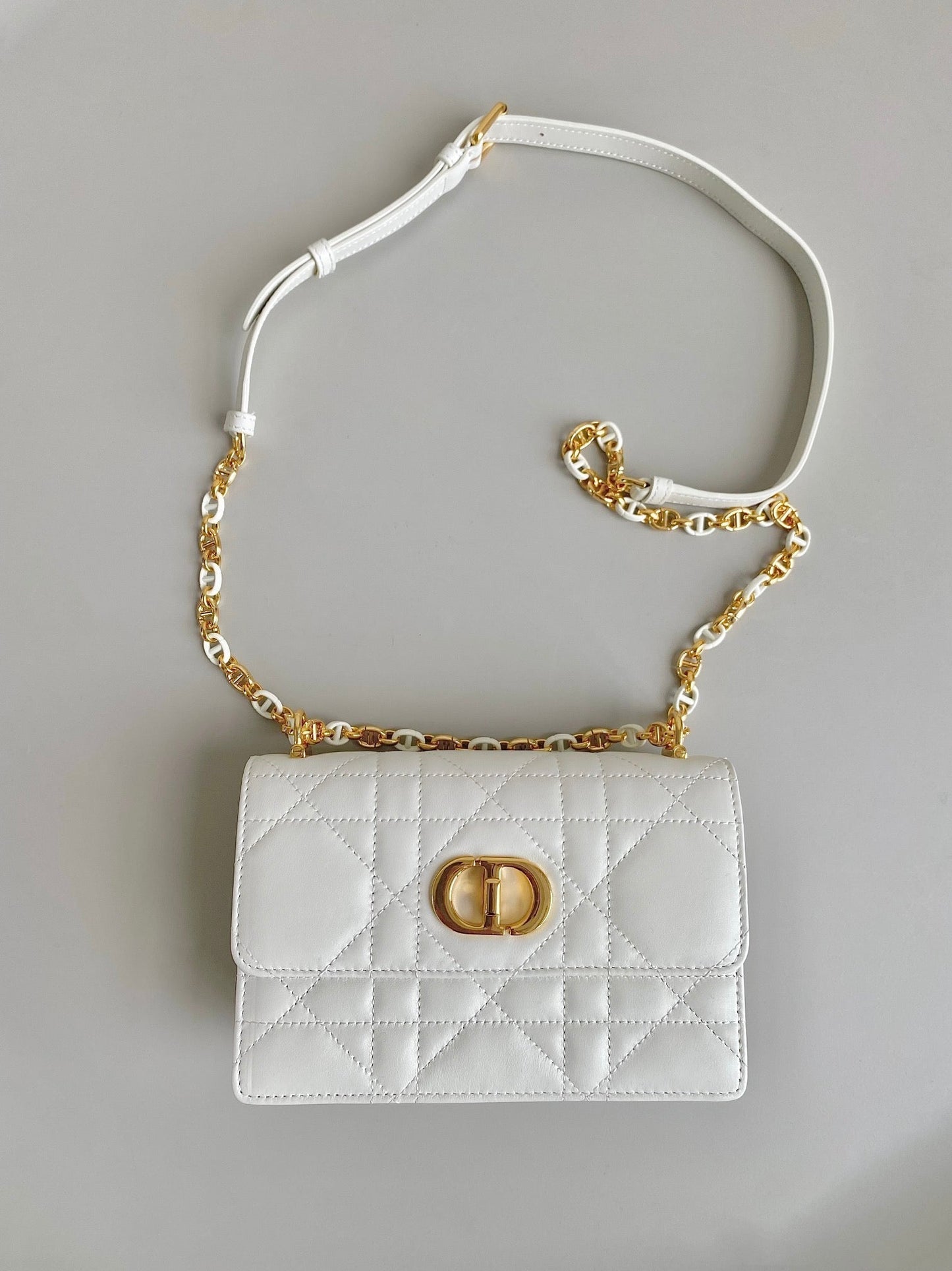 MINI CHAIN BAG 17 IN WHITE CALFSKIN