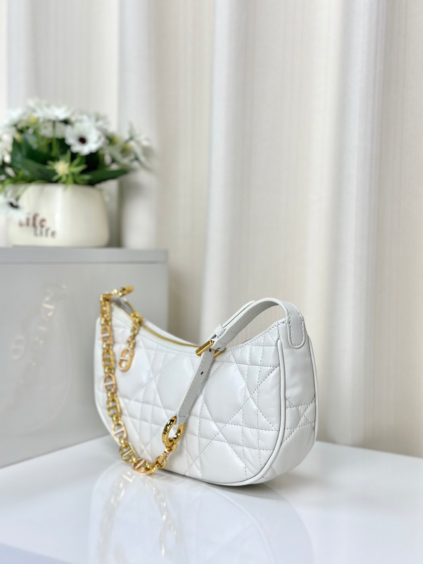 CD LOUNGE 26 BAG IN WHITE LAMBSKIN