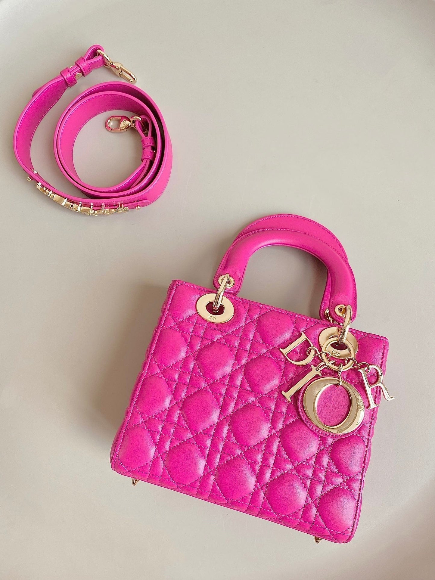 MEDIUM LADY 20 HANDBAG IN HOT PINK LAMBSKIN