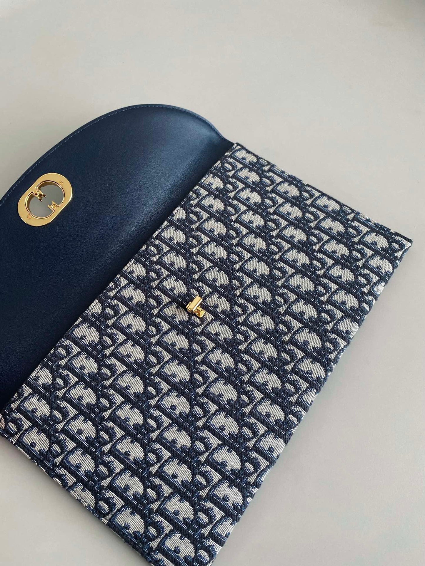 CD 30 CLUTCH BAG IN BLUE OBLIQUE JACQUARD