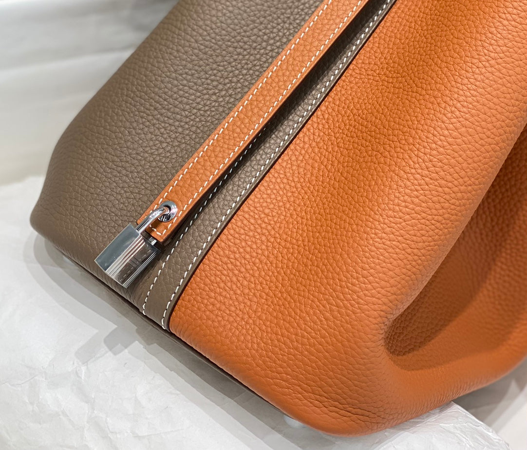 HM PICOTIN LOCK 22 ORANGE AND ASH BROWN CALFSKIN