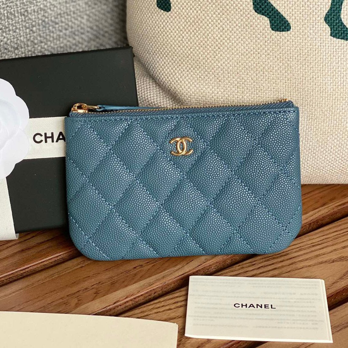 CC CLASSIC SMALL 15 ZIPPED POUCH IN TEAL GREEN GRAINED CALFSKIN