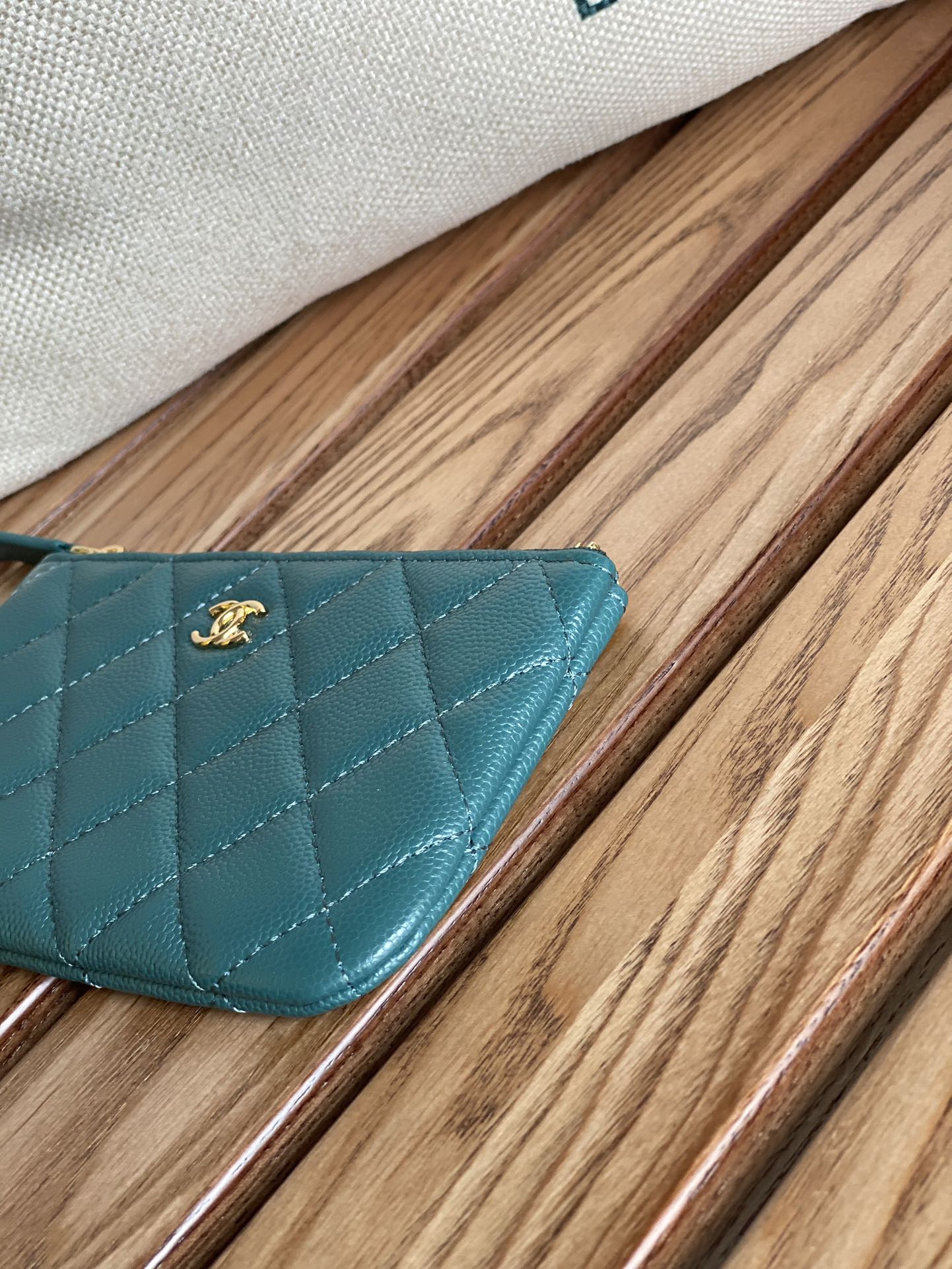 CC CLASSIC SMALL 15 ZIPPED POUCH IN PINE GREEN GRAINED CALFSKIN