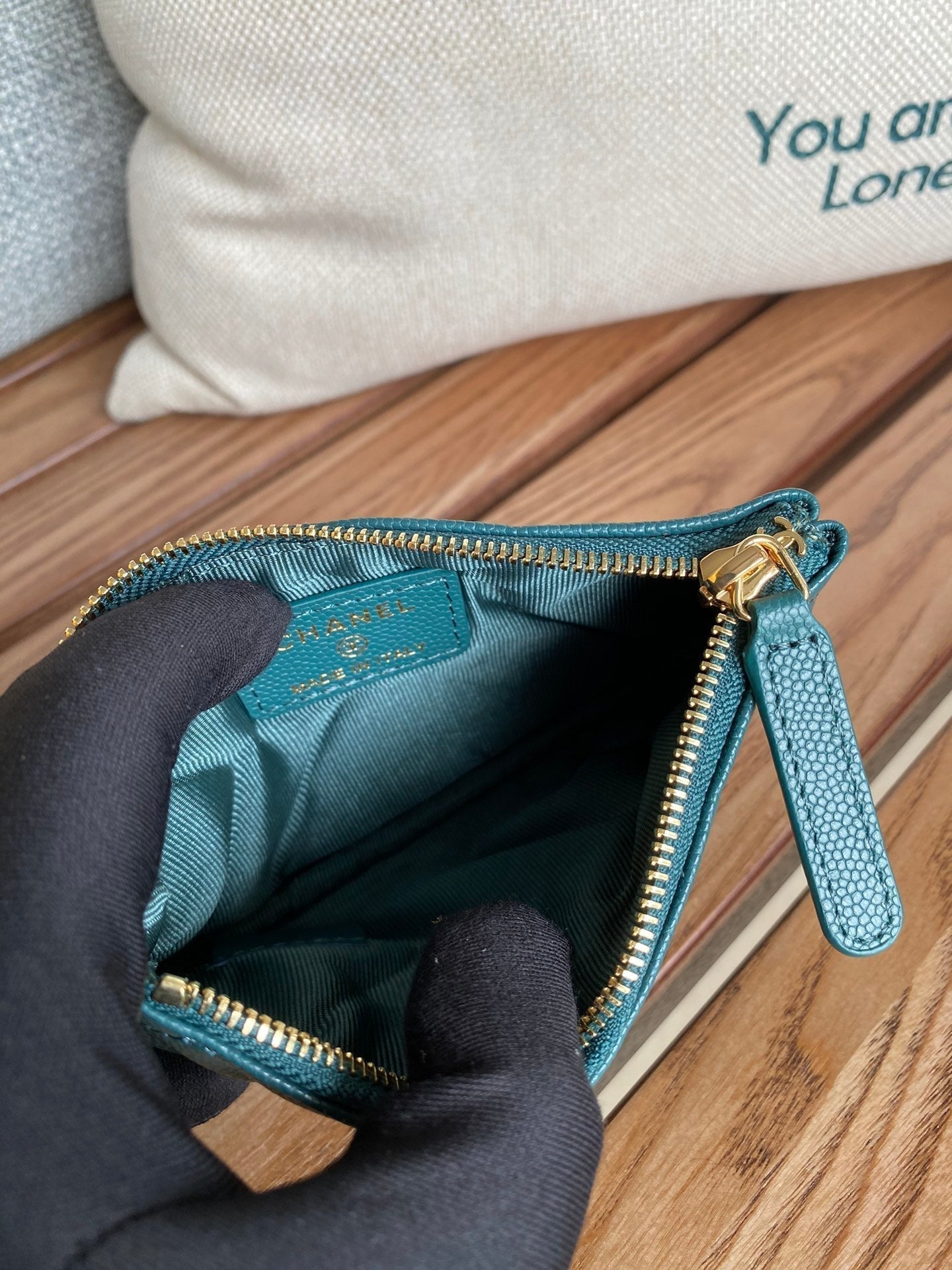 CC CLASSIC SMALL 15 ZIPPED POUCH IN PINE GREEN GRAINED CALFSKIN