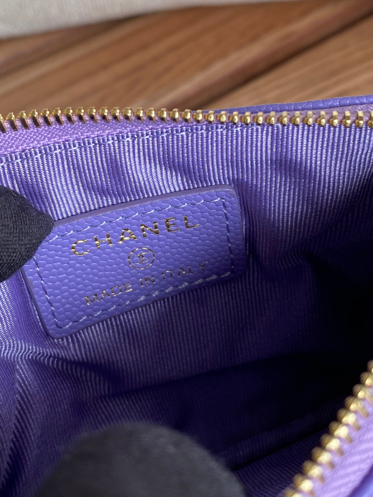 CC CLASSIC SMALL 15 ZIPPED POUCH IN AMETHYST PURPLE GRAINED CALFSKIN