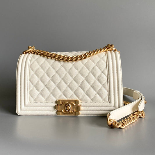 CC MEDIUM 25 BOY BAG IN WHITE LAMBSKIN GOLD HARDWARE