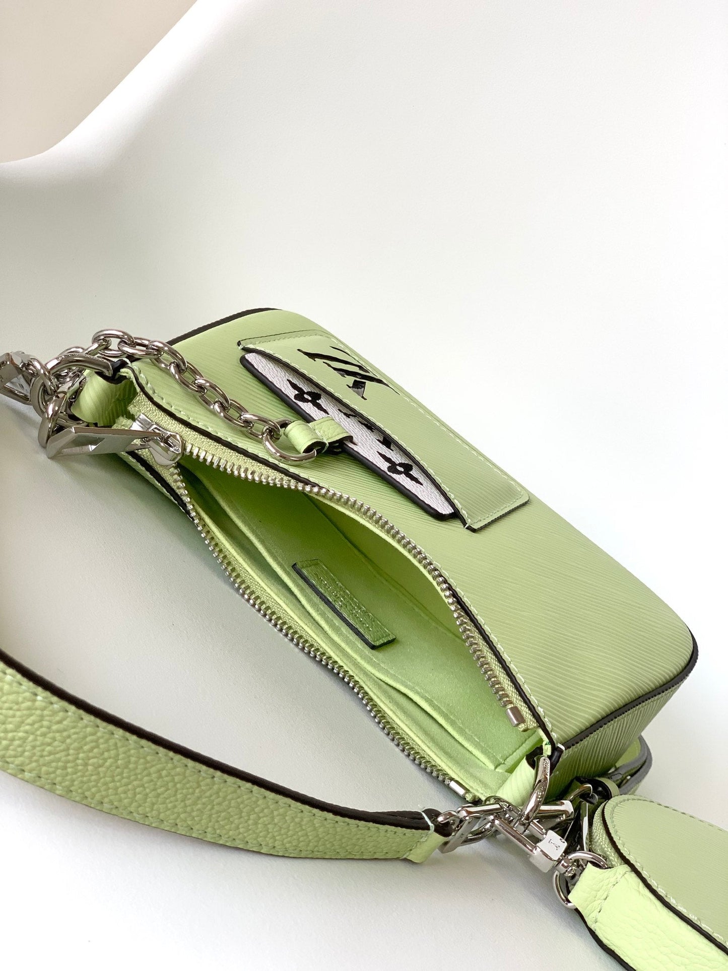 MARELLINI 19 LIGHT GREEN EPI GRAINED LEATHER