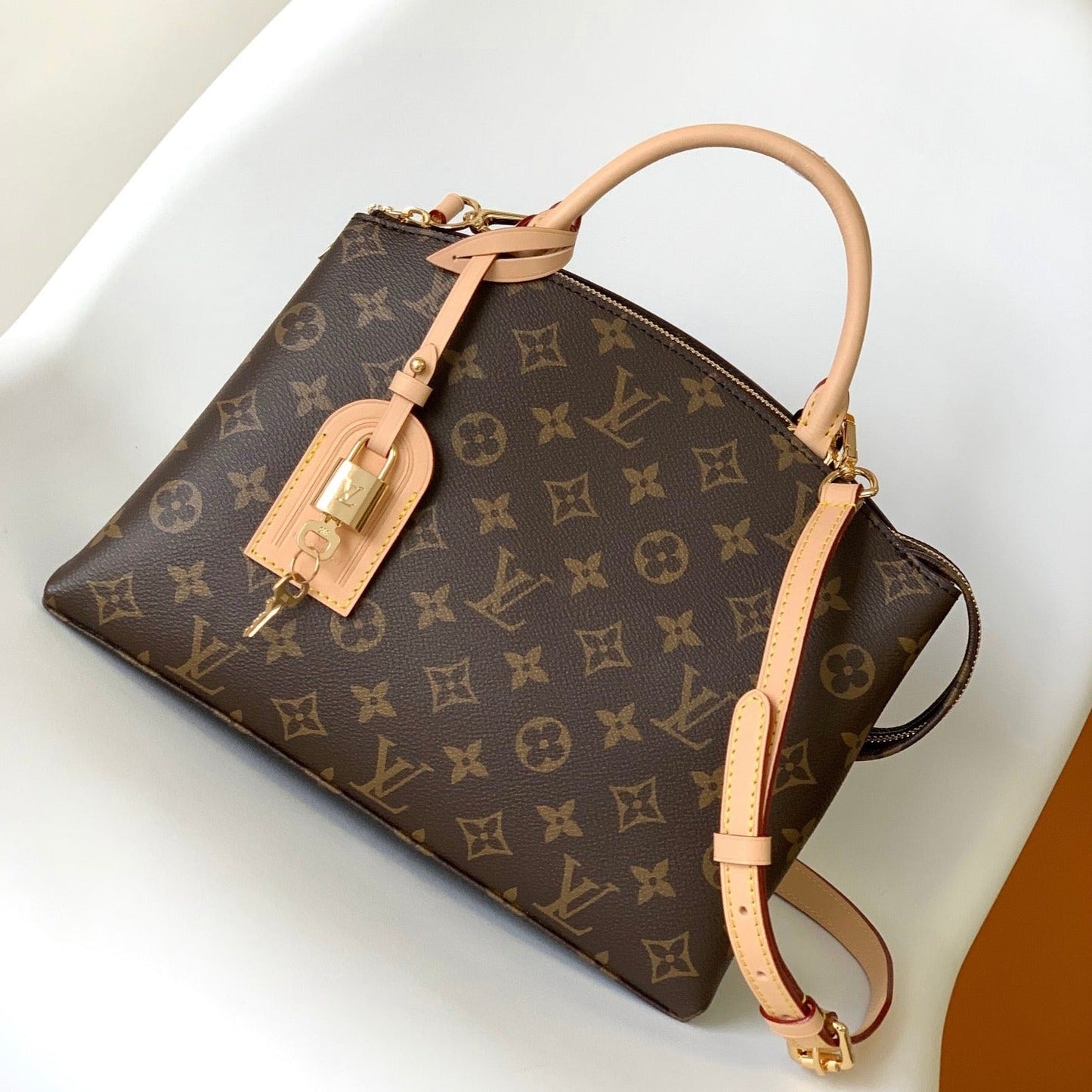 PETIS PALAIS 29 BROWN MONOGRAM CANVAS