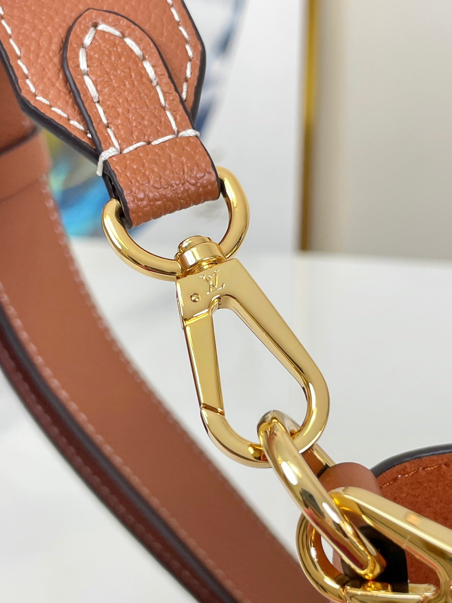 LOCK AND WALK 20 IN COGNAC GRAINED CALFSKIN GOLD HARDWARE