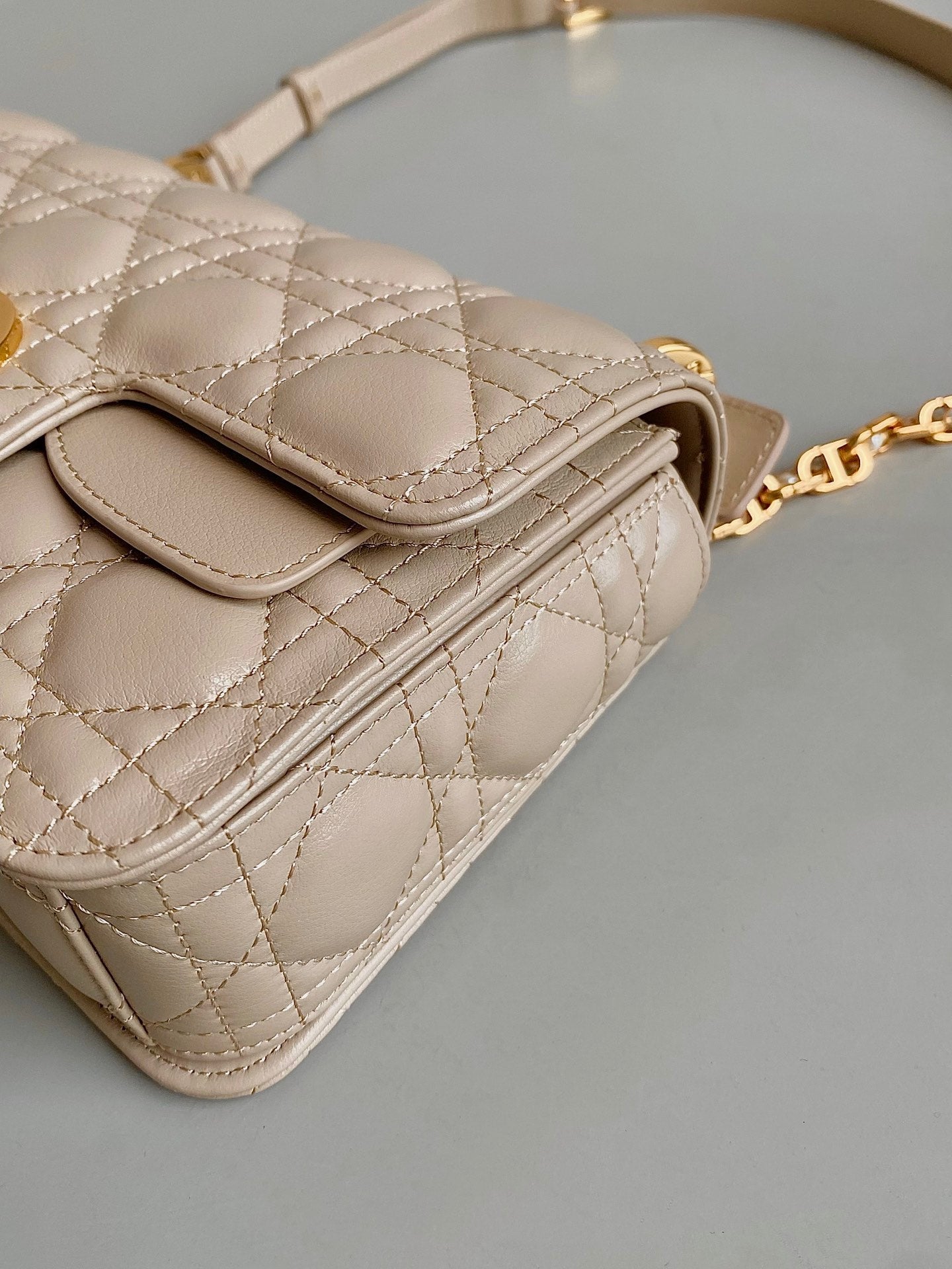 MINI JOLIE 22 BAG BEIGE CREAM CALFSKIN