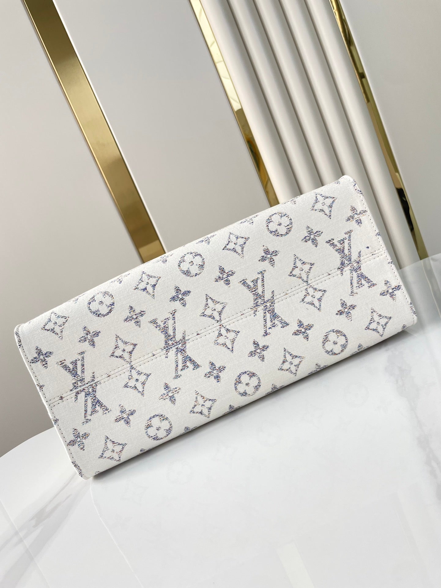 ONTHEGO MM 35 IN WHITE MONOGRAM JACQUARD FABRIC