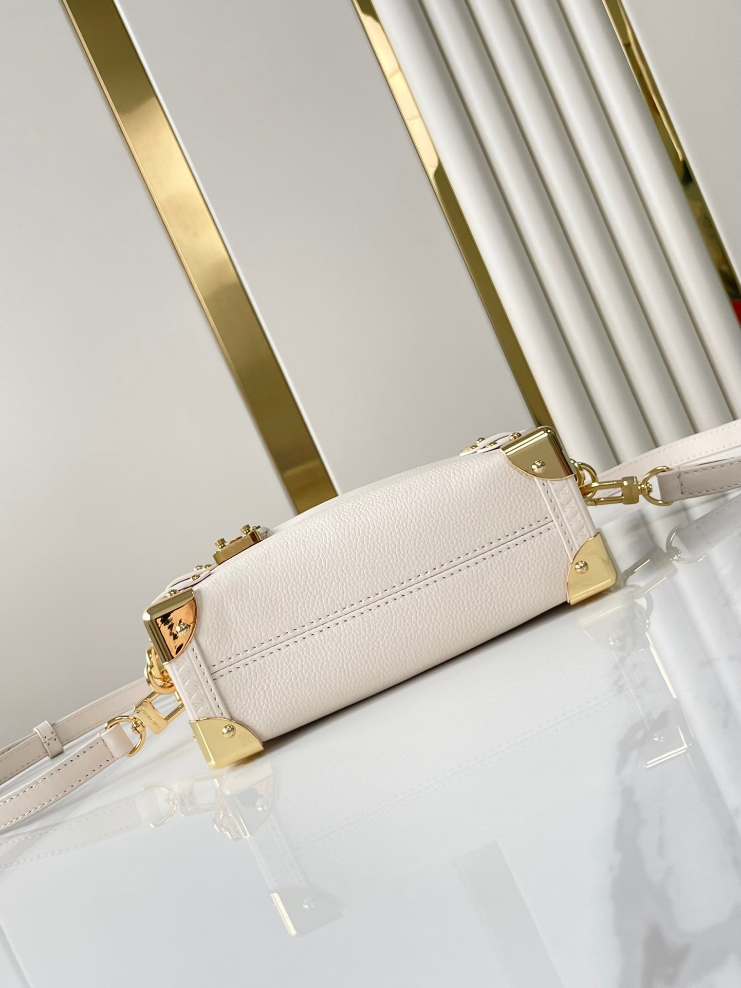 SIDE TRUNK MINI 18 IN WHITE CALFSKIN GOLD HARDWARE