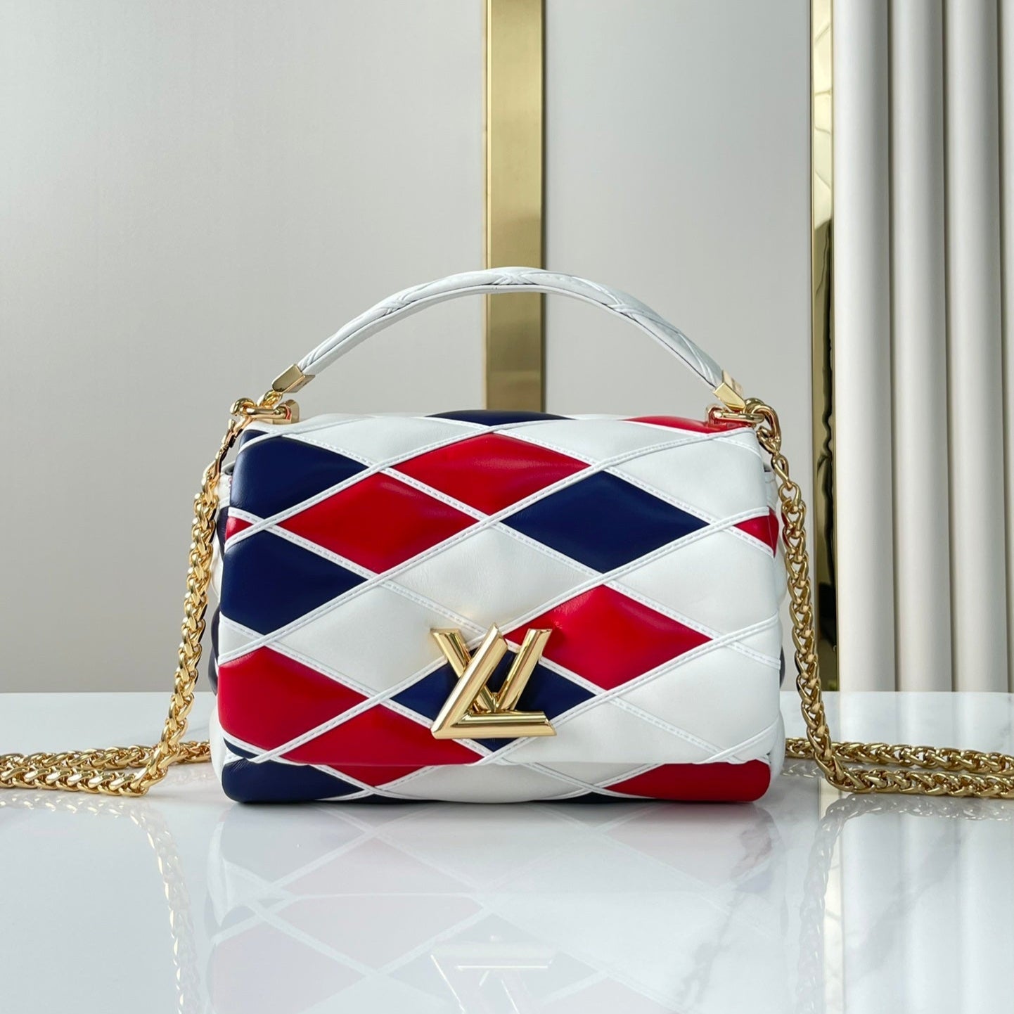 GO-14 MM 23 IN WHITE RED MIX NAVY BLUE QUILTED LAMBSKIN GOLD HARDWARE