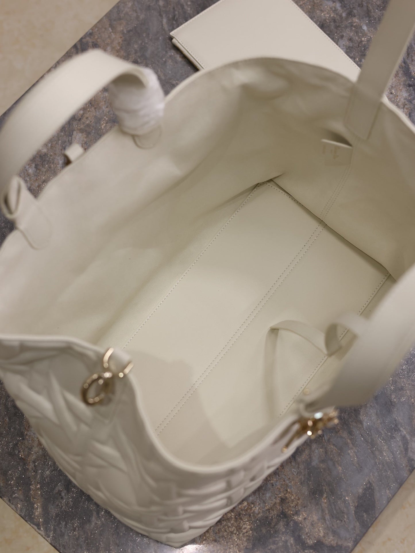 MEDIUM 37 TOUJOURS BAG IN WHITE CANNAGE GRAPHIC LAMBSKIN