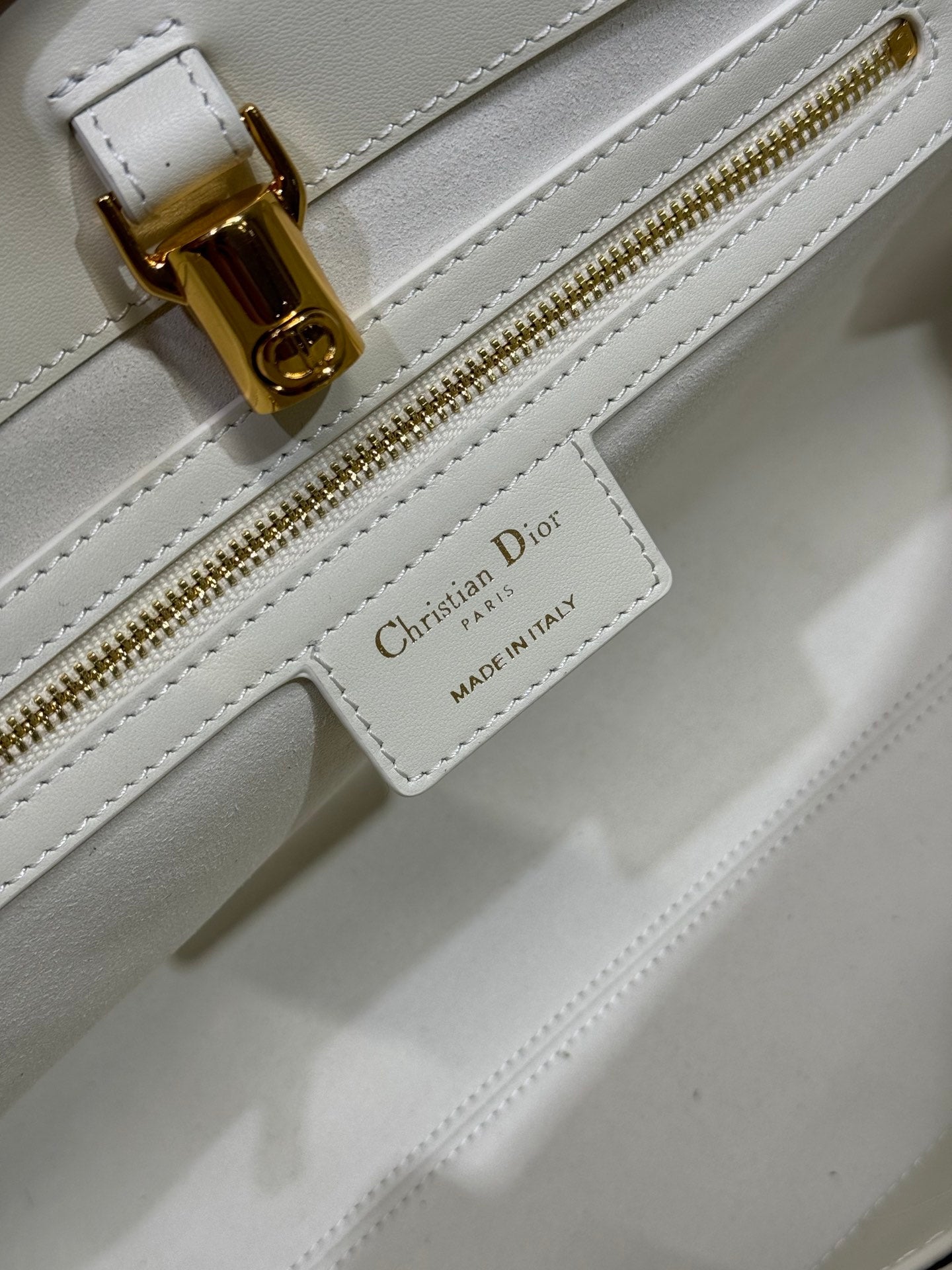 MEDIUM 37 TOUJOURS BAG IN WHITE MACROCANNAGE LAMBSKIN