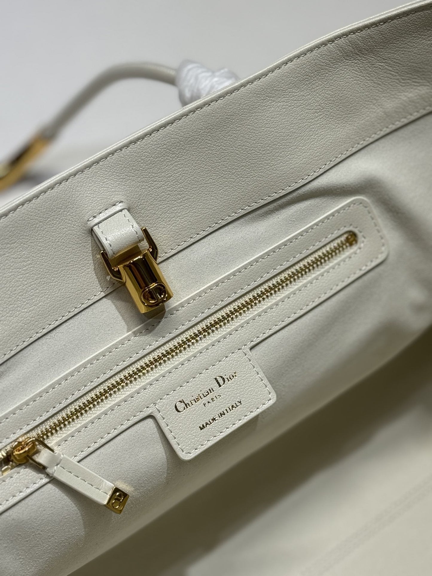 LARGE 41 TOUJOURS BAG IN WHITE MACROCANNAGE LAMBSKIN