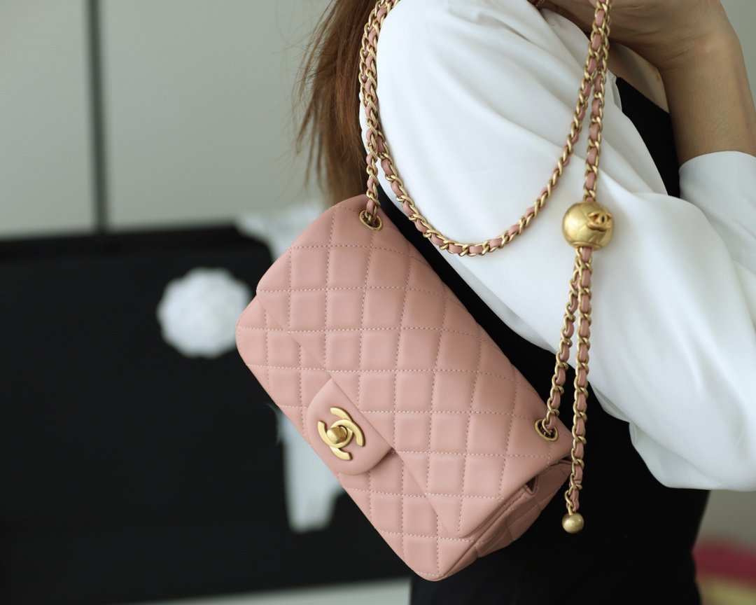 FLAP BAG 20CM BABY PINK LAMBSKIN GOLD HARDWARE